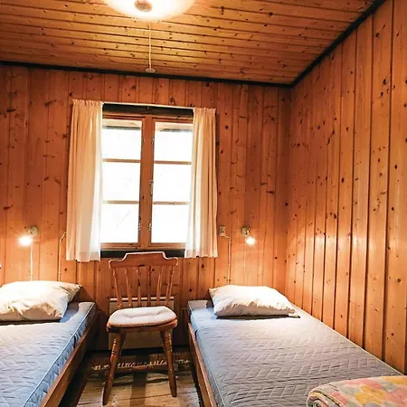 3 Bedroom Amazing In Aakirkeby Vester Somarken