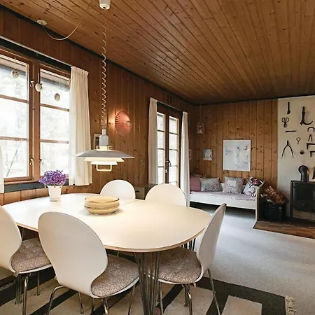 3 Bedroom Amazing In Aakirkeby Holiday home *